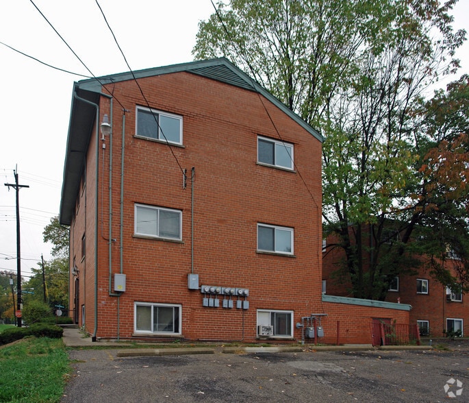 8400-8414 Anthony Wayne Ave, Cincinnati, OH for sale - Building Photo - Image 2 of 27