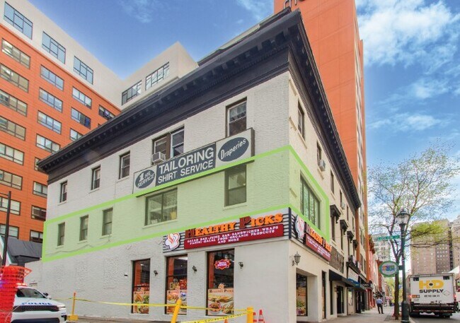 Plus de détails pour 23-25 S 19th St, Philadelphia, PA - Commerce de détail à louer