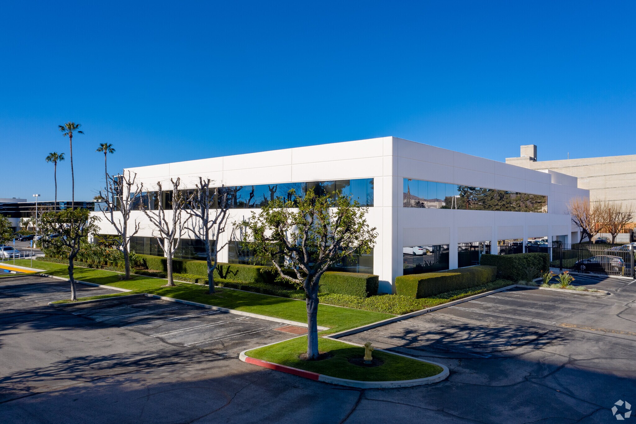 9201 Oakdale Ave, Chatsworth, CA à louer Photo principale- Image 1 de 16