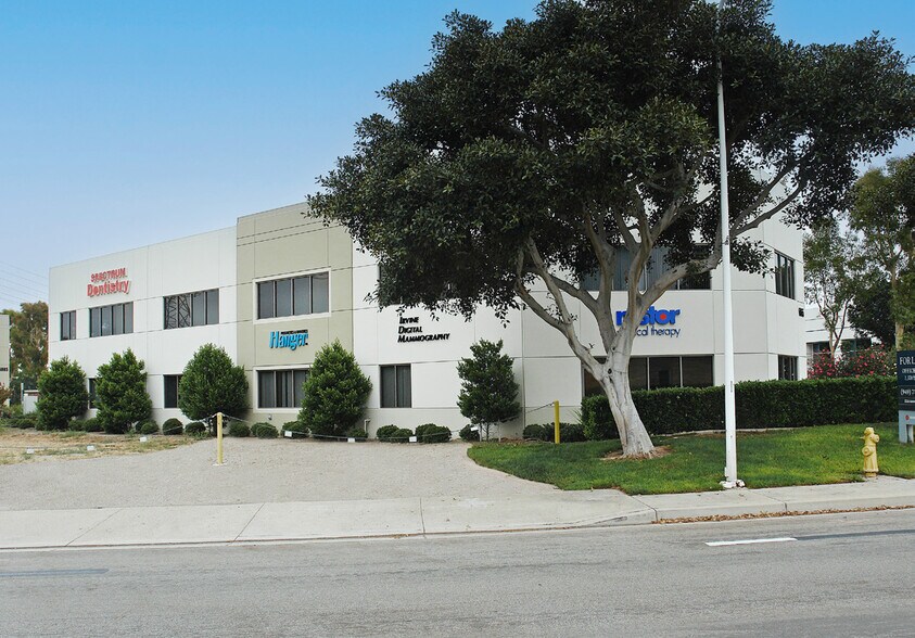 6865 Alton Pky, Irvine, CA à louer - Photo du bâtiment - Image 3 de 3