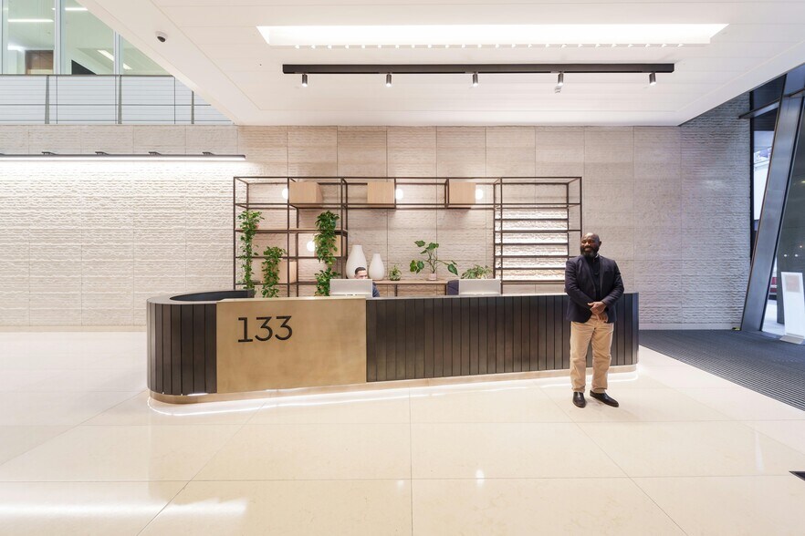 133 Houndsditch, Londres à louer - Photo du bâtiment - Image 2 de 8