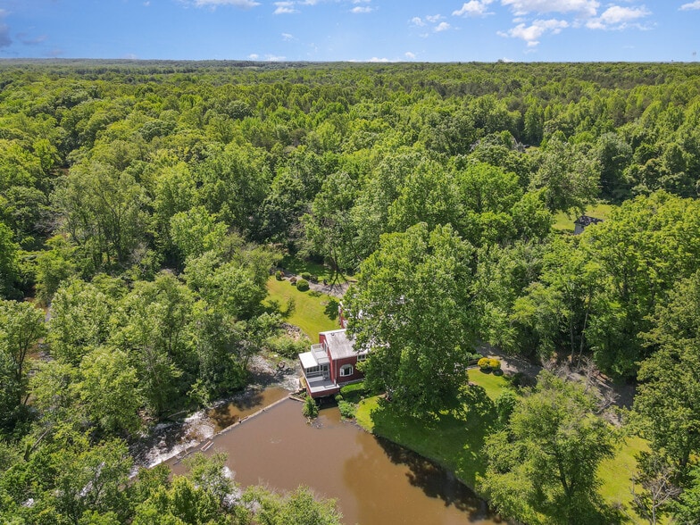 6908 S Roxbury Mill Rd, Spotsylvania, VA for sale - Building Photo - Image 2 of 33