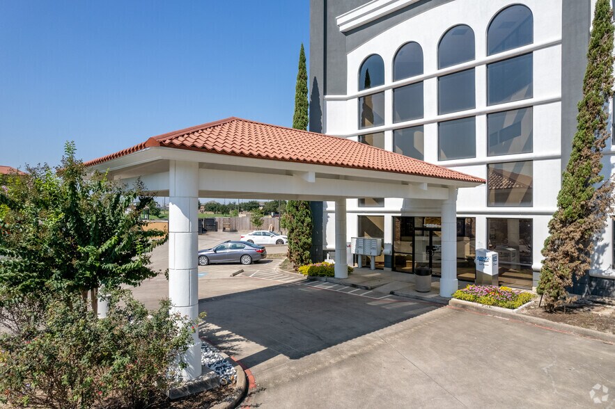 2734 W Sunrise Blvd, Pearland, TX à louer - Photo du bâtiment - Image 3 de 15