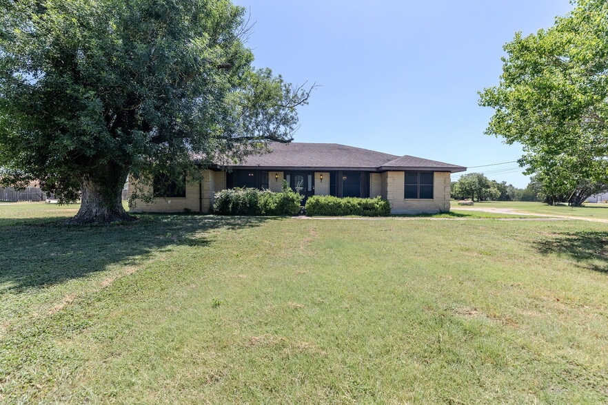12409 Lowden Ln, Manchaca, TX for sale - Building Photo - Image 2 of 65
