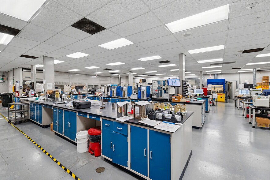 725 Oakridge Dr, Romeoville, IL à vendre - Photo intérieure - Image 3 de 10