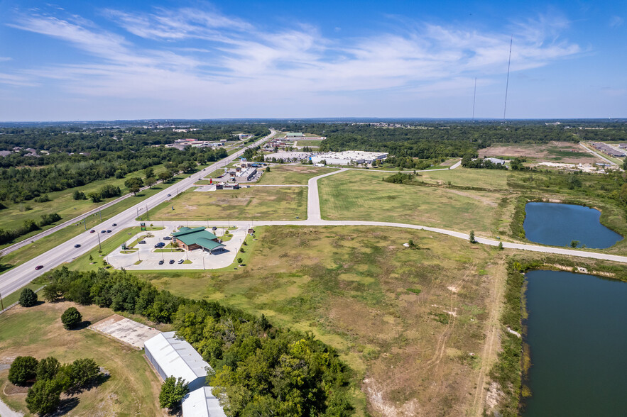 22 E 116th St, Coweta, OK for lease - Building Photo - Image 3 of 6