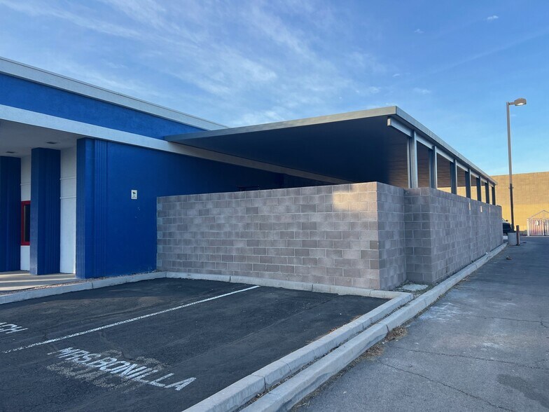 1176 Vegas Valley Dr, Las Vegas, NV à vendre - Photo du bâtiment - Image 2 de 9