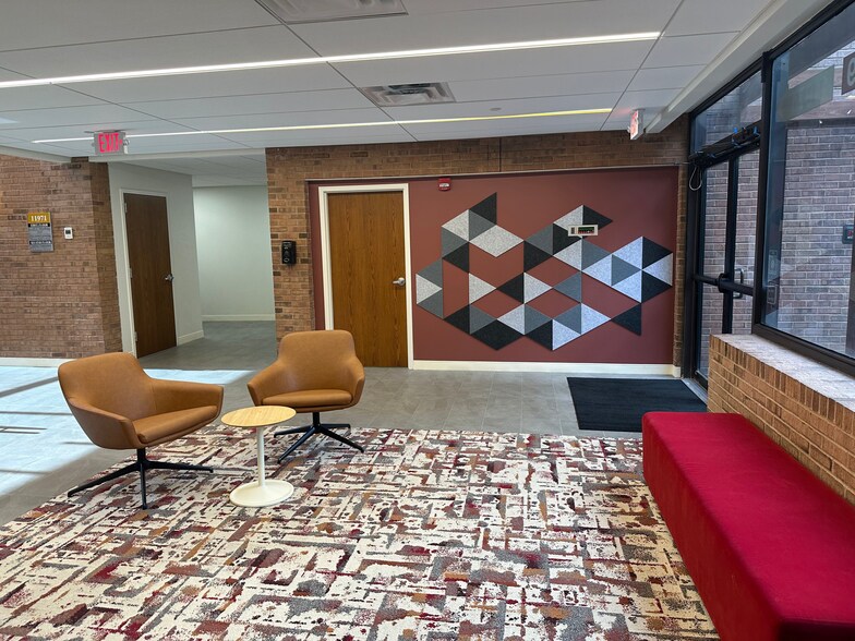 11969-11975 Westline Industrial Dr, Saint Louis, MO à louer - Photo du bâtiment - Image 3 de 8