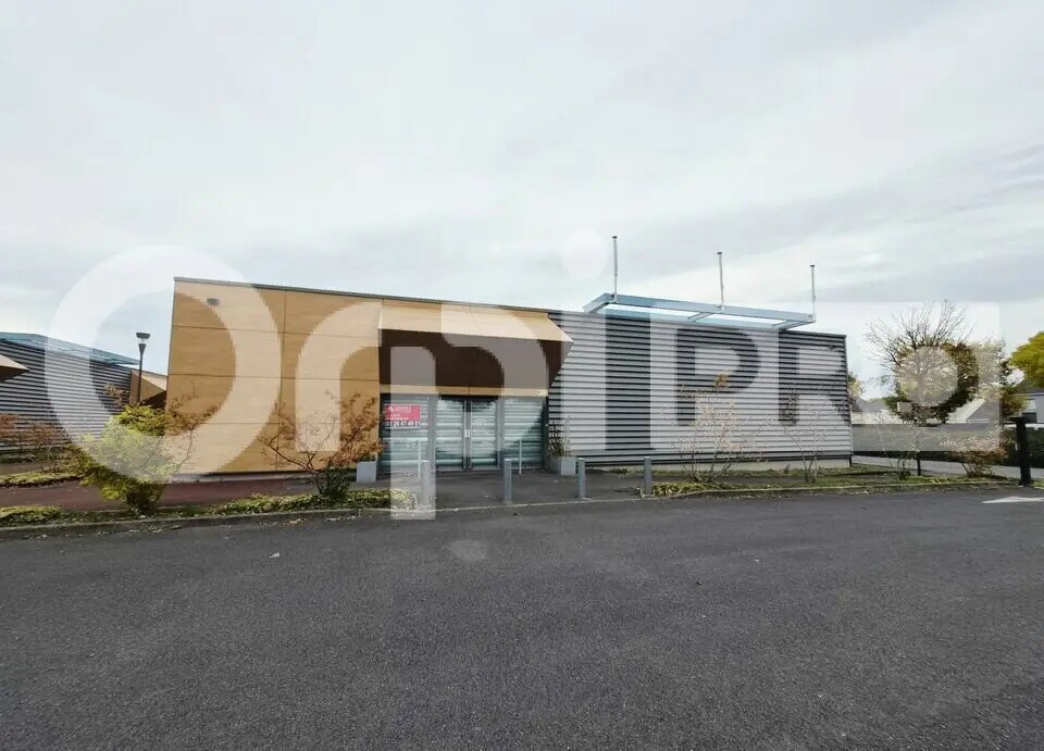 Retail in Reims for lease Building Photo- Image 1 of 11