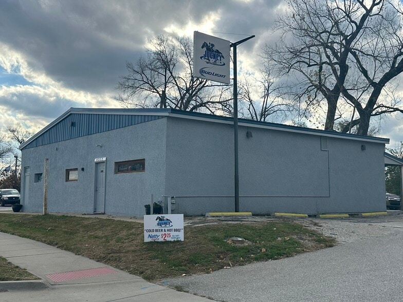 4312 NW Gateway Ave, Riverside, MO for sale - Building Photo - Image 2 of 13