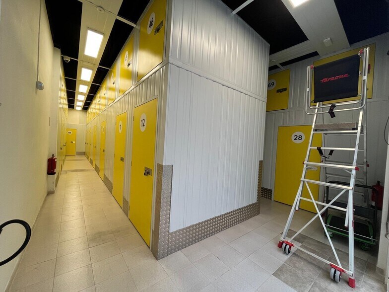 Industrial in Palma, Islas Baleares for lease - Building Photo - Image 3 of 3