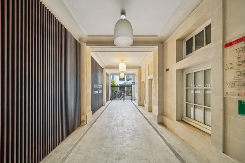 44 Rue Copernic, Paris à louer - Photo du bâtiment - Image 2 de 21