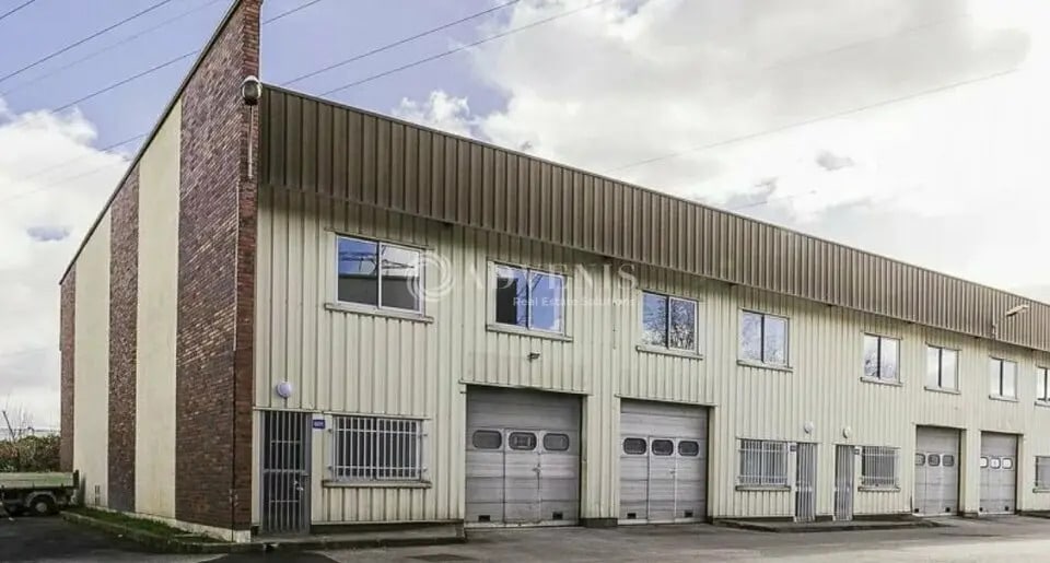 Flex in Lisses for lease Building Photo- Image 1 of 2
