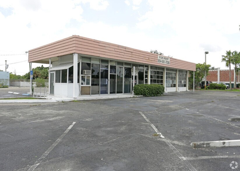 250 S State Road 7, Plantation, FL à louer - Photo principale - Image 1 de 2