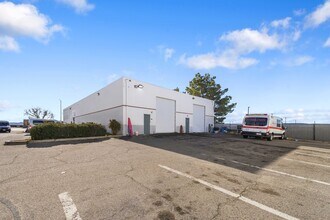 647 W Avenue L 14, Lancaster, CA à louer Photo intérieure- Image 1 de 26