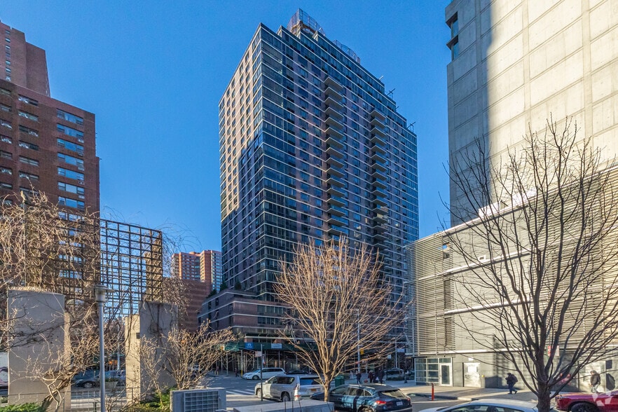 1801-1815 Second Ave, New York, NY for lease - Building Photo - Image 2 of 3