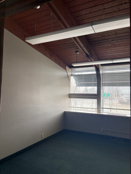 4021 Vernon Ave, Minneapolis, MN for lease - Interior Photo - Image 3 of 6