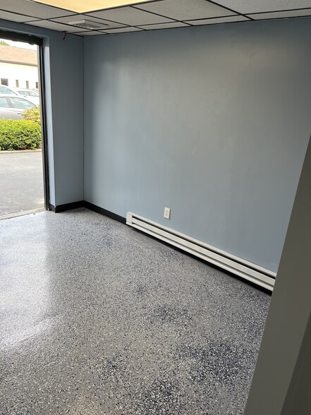 58 Kent Ave, Warwick, RI for lease - Building Photo - Image 3 of 6