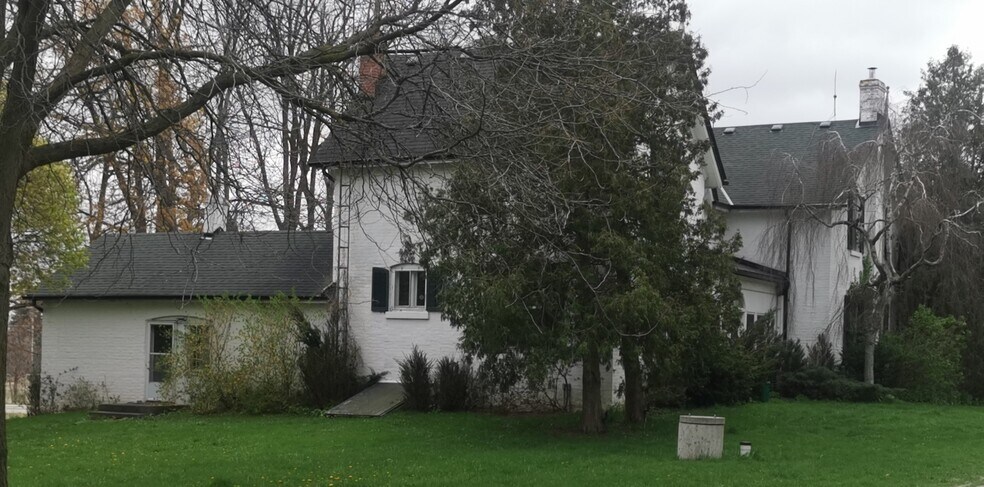 11429 Steeles Ave, Halton Hills, ON à vendre - Photo du bâtiment - Image 2 de 5