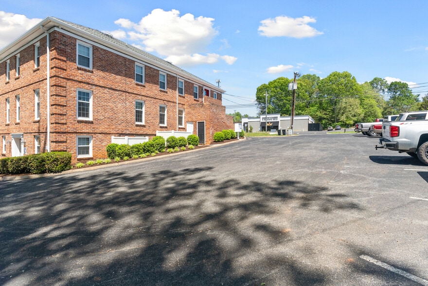 6200 Fort Ave, Lynchburg, VA for sale - Building Photo - Image 3 of 79