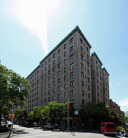 3657 Broadway, New York, NY for lease - Primary Photo - Image 1 of 8