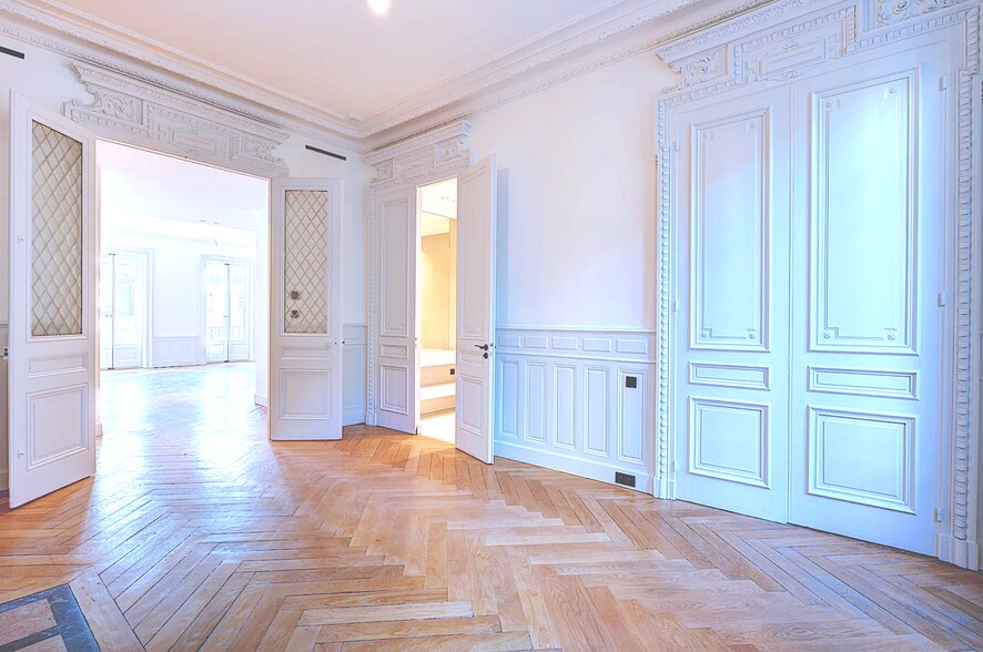 15 Avenue Victor Hugo, Paris for lease - Building Photo - Image 3 of 6