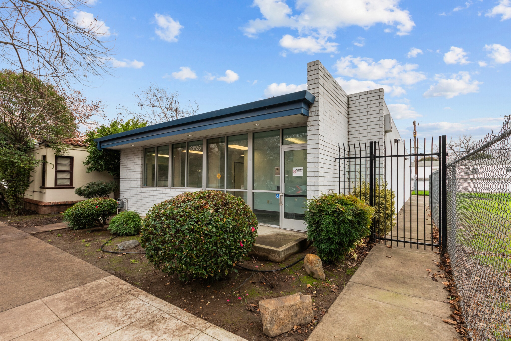 2626 N St, Sacramento, CA for sale Primary Photo- Image 1 of 22