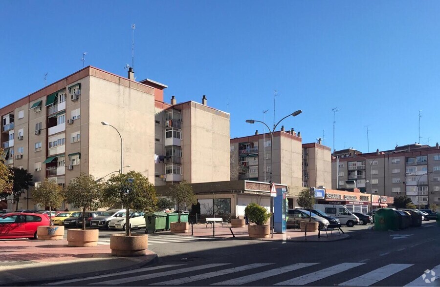 Vente au détail dans Alcalá De Henares, MAD à vendre - Photo principale - Image 2 de 2