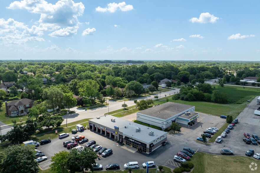 7201-7209 Lemont Rd, Downers Grove, IL for sale - Building Photo - Image 3 of 4