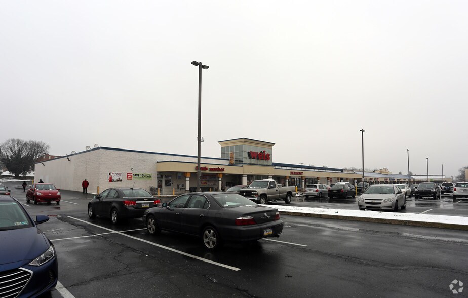 1234 Millersville Pike, Lancaster, PA à louer - Photo du bâtiment - Image 2 de 17