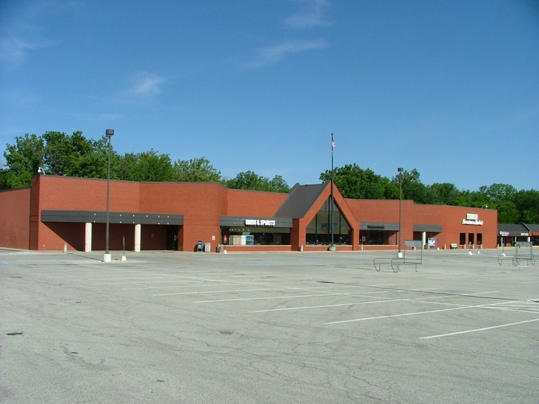 2002 Stafford Rd, Plainfield, IN à vendre - Photo du b timent - Image 1 de 1