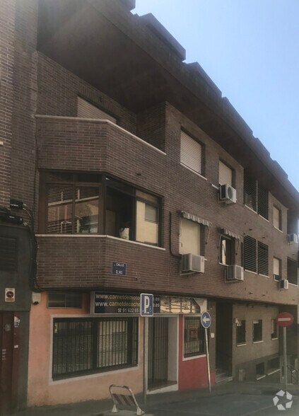 Calle Nogal, 1, Las Rozas de Madrid, Madrid à louer - Photo du bâtiment - Image 2 de 2