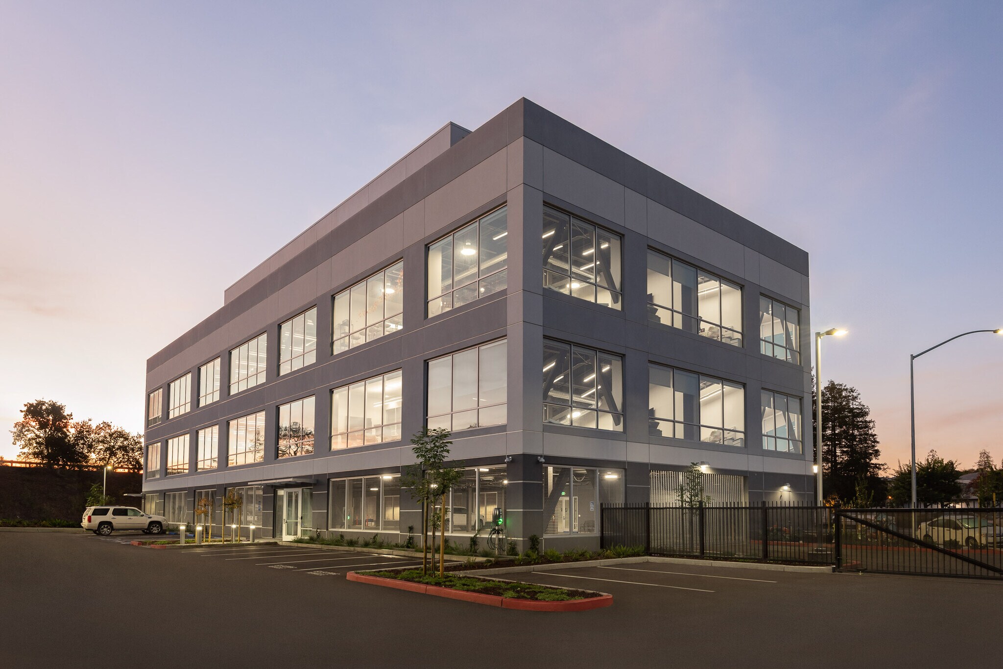 1629 Main St, Redwood City, CA à louer Photo principale- Image 1 de 16