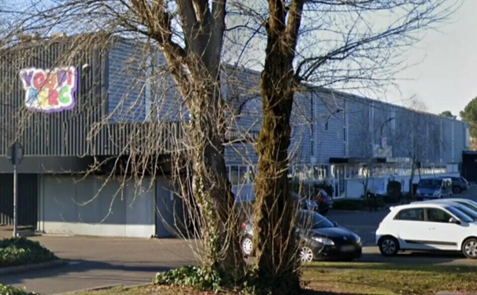 Commerce de détail dans Pessac à louer - Photo du bâtiment - Image 3 de 5