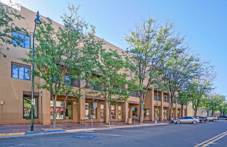 125 Lincoln Ave, Santa Fe, NM à louer - Photo du bâtiment - Image 2 de 30