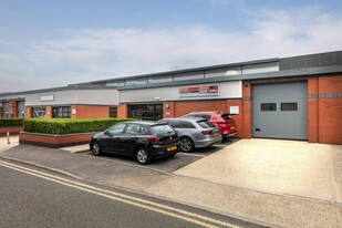 284 Aberdeen Ave, Slough BKS - Warehouse