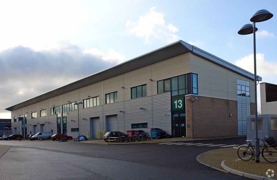 43-47 Glengall Rd, Londres à louer - Photo du bâtiment - Image 2 de 3