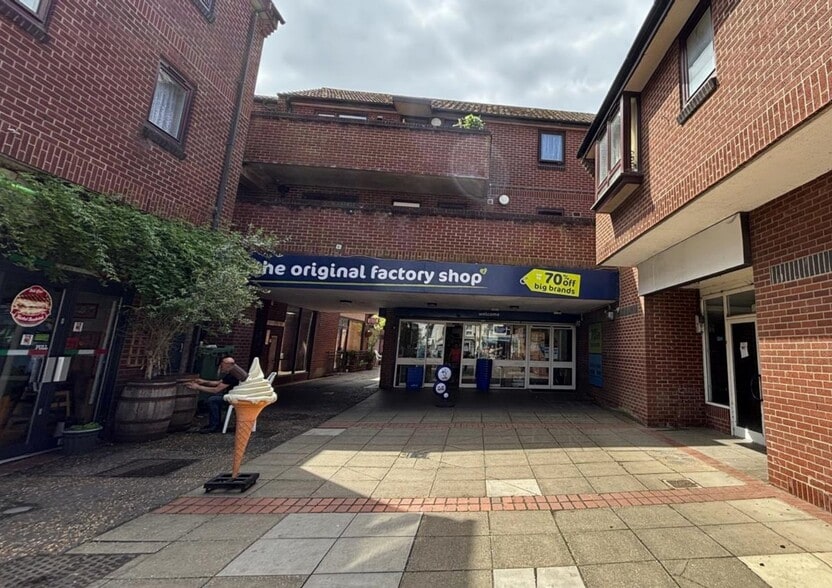 29 High St, Watton for lease - Building Photo - Image 1 of 2