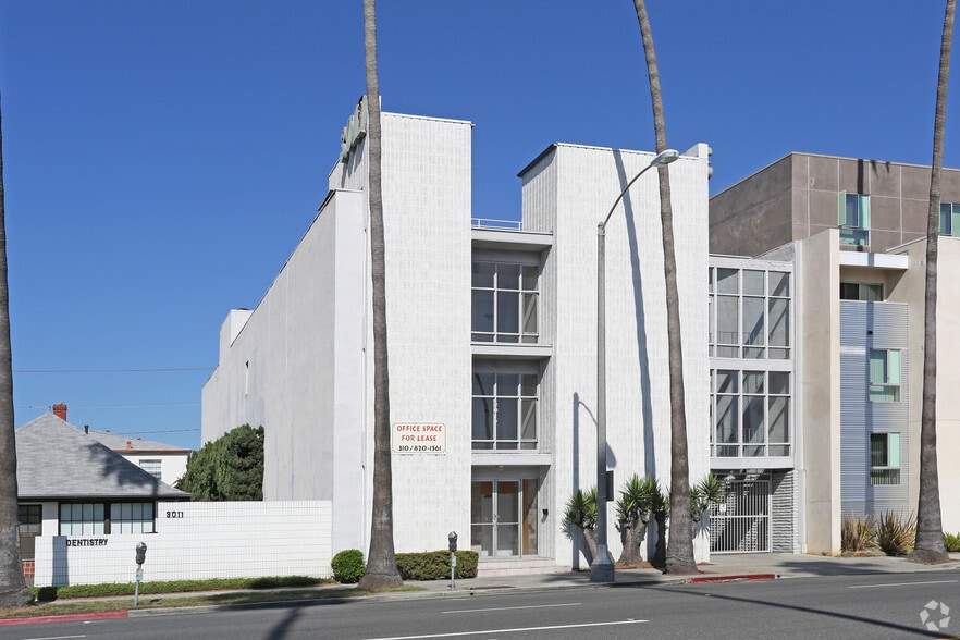 3017 Santa Monica Blvd, Santa Monica, CA for sale - Building Photo - Image 3 of 24