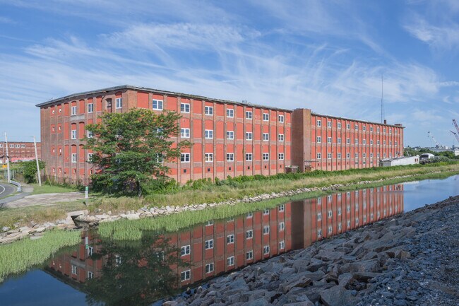 More details for 11 Cove St, New Bedford, MA - Industrial for Sale