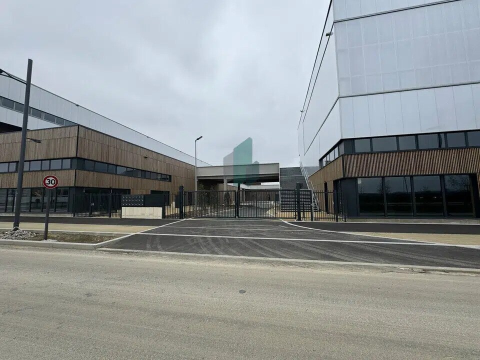 Flex dans Tremblay-en-France à louer Photo du bâtiment- Image 1 de 3