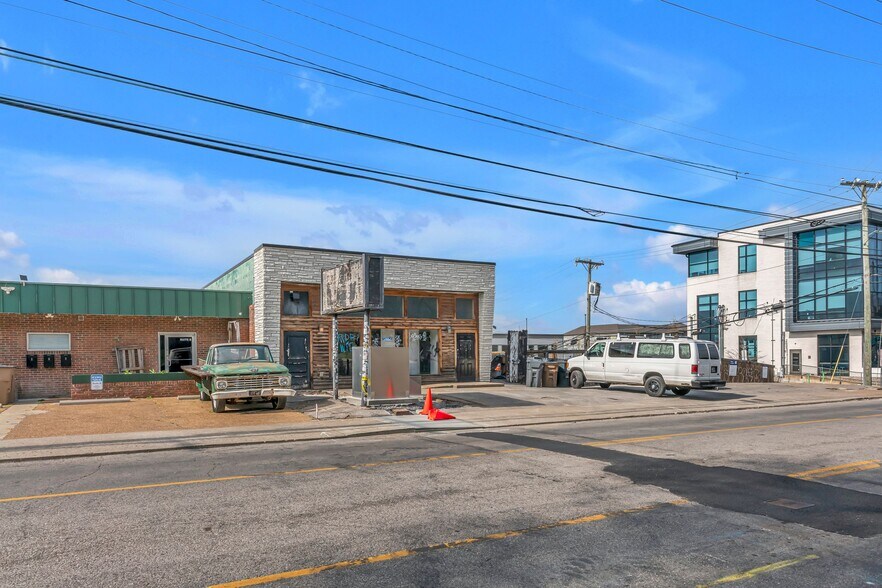 823 Woodland St, Nashville, TN à louer - Photo du bâtiment - Image 3 de 36