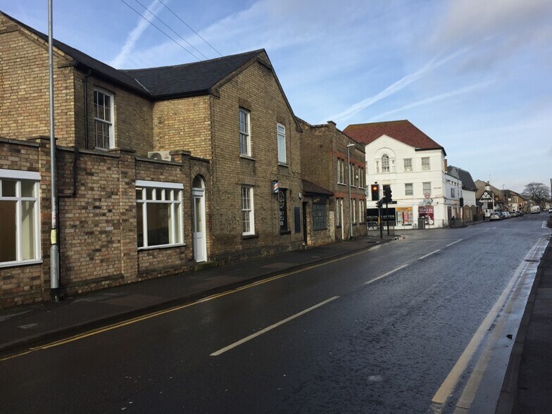 58-62 High St, St Neots à louer - Photo du bâtiment - Image 3 de 4