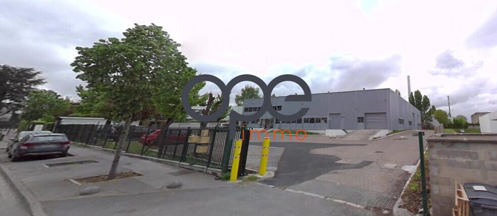 Industrial in Sarcelles for sale - Building Photo - Image 2 of 3