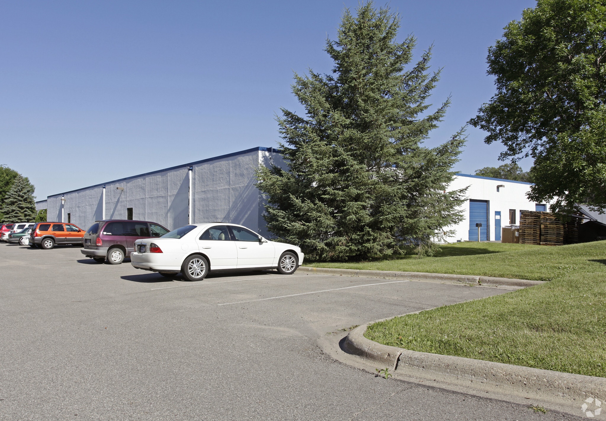 1200 Lakeview Dr, Chaska, MN for sale Building Photo- Image 1 of 5