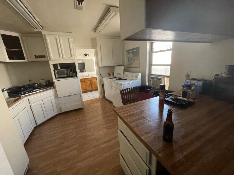 612 B St, Marysville, CA à vendre - Photo intérieure - Image 3 de 57