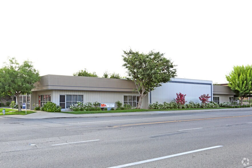 499 W Bedford, Fresno, CA for lease - Building Photo - Image 3 of 3
