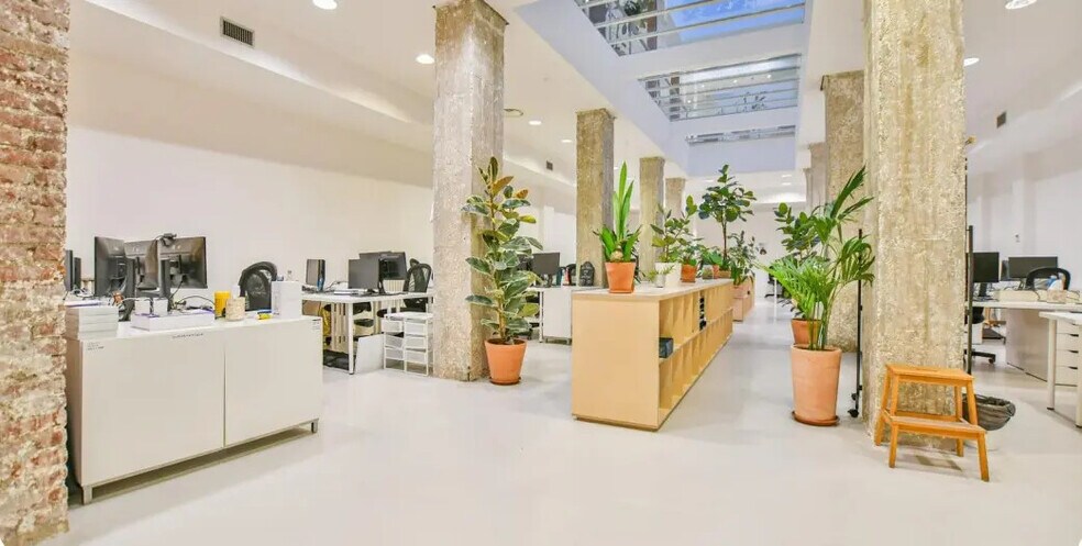 36 Rue Du Sentier, Paris à louer - Photo du bâtiment - Image 1 de 3
