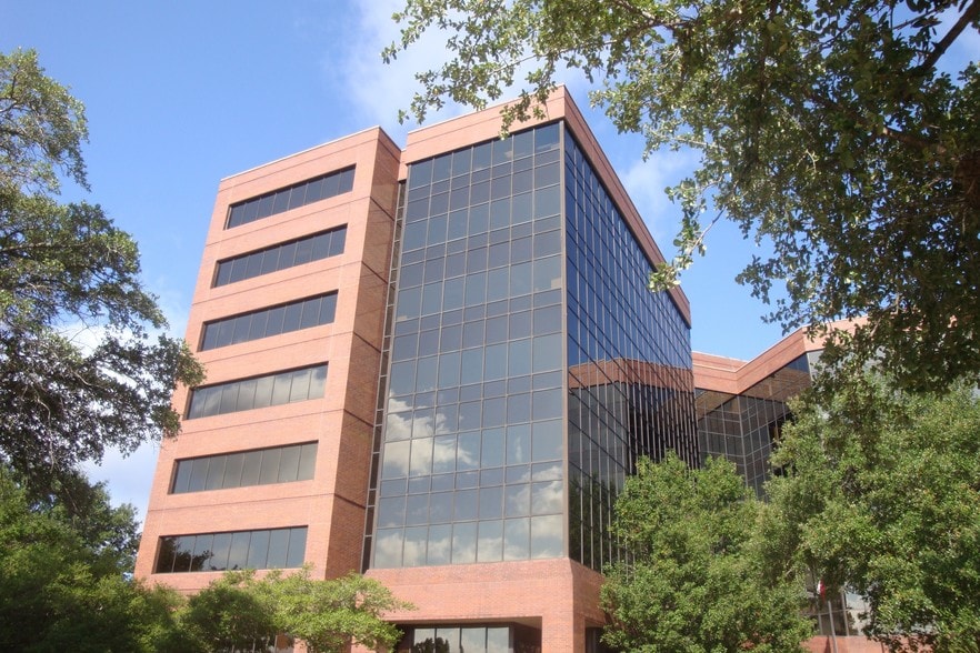 909 E Southeast Loop 323, Tyler, TX for lease - Building Photo - Image 1 of 9