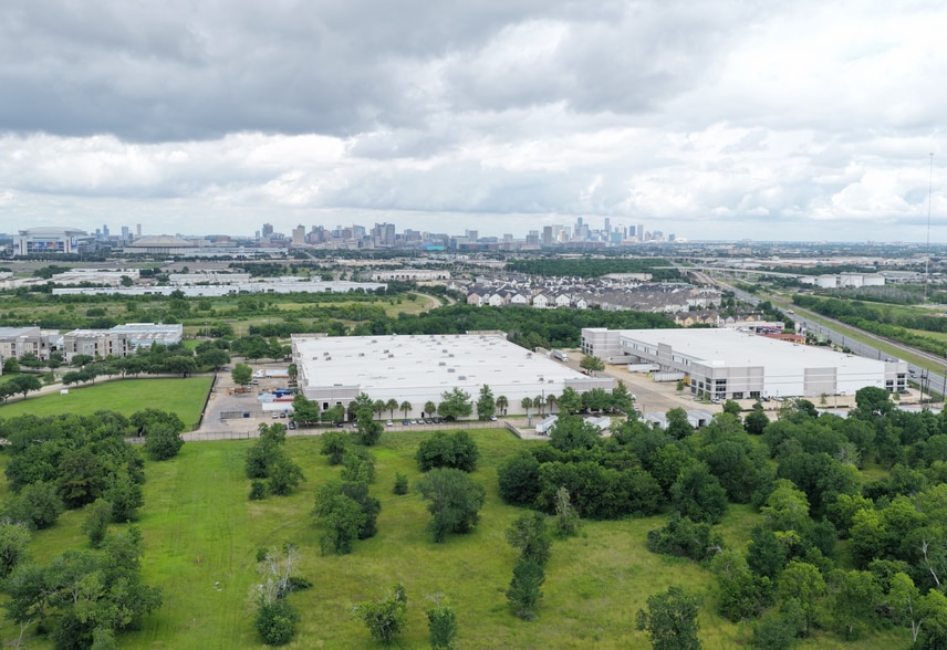10001 Fannin St, Houston, TX for lease - Building Photo - Image 3 of 3